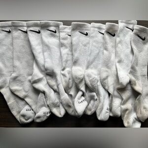 White Nike Everyday Plus Cushioned Crew Socks